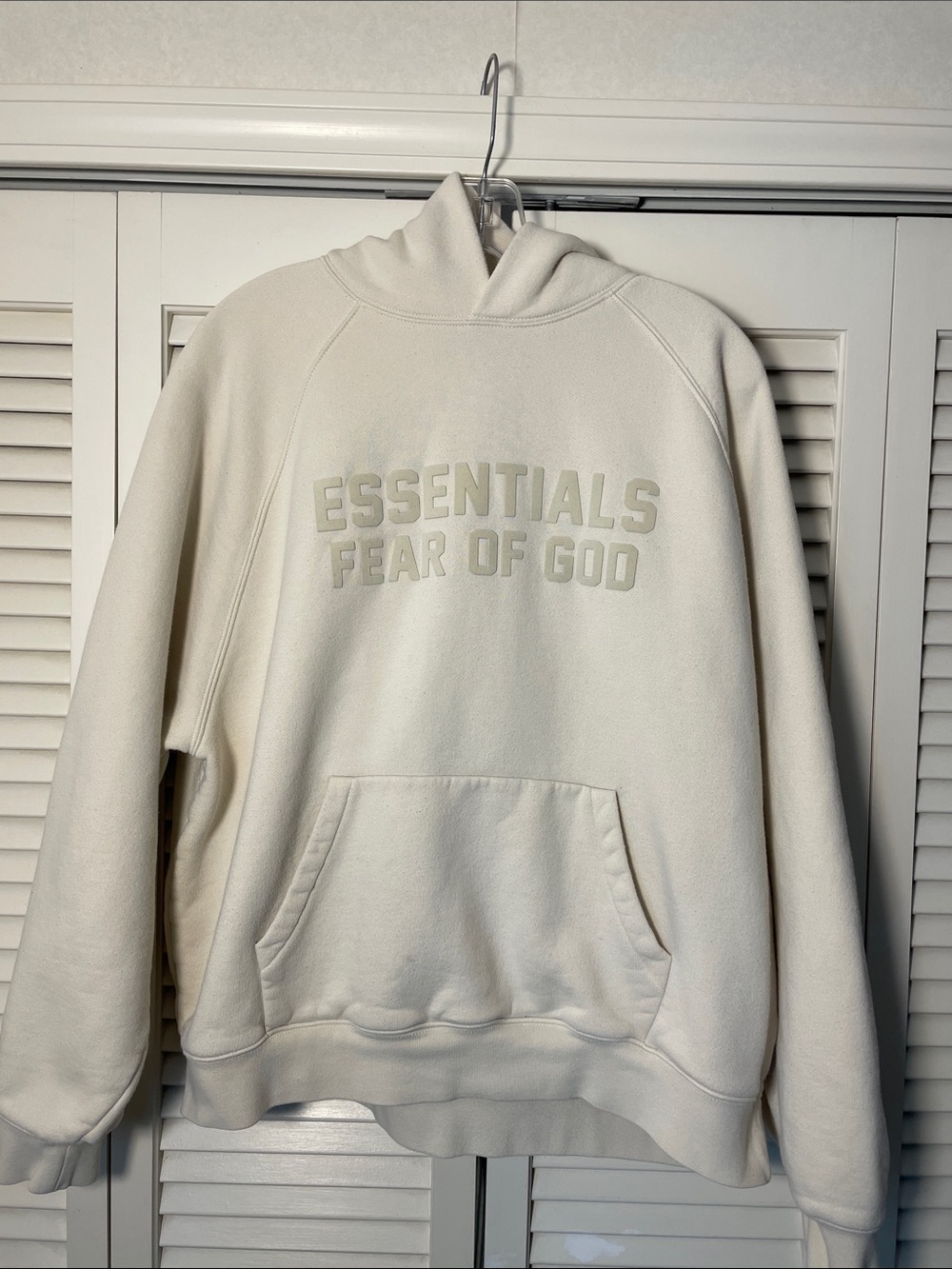 Fear of God ESSENTIALS Hoodie Sz M Sandstone beige embossed front logo & pocket